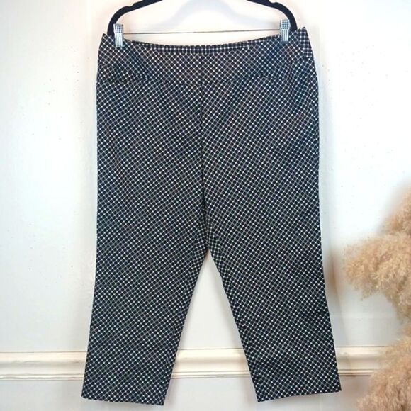 Worthington Women's Modern Fit black and white diamond pattern capri pants sz 12 - Picture 1 of 9